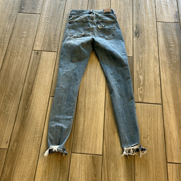 Never worn American Eagle jeans - Picture 2 of 2